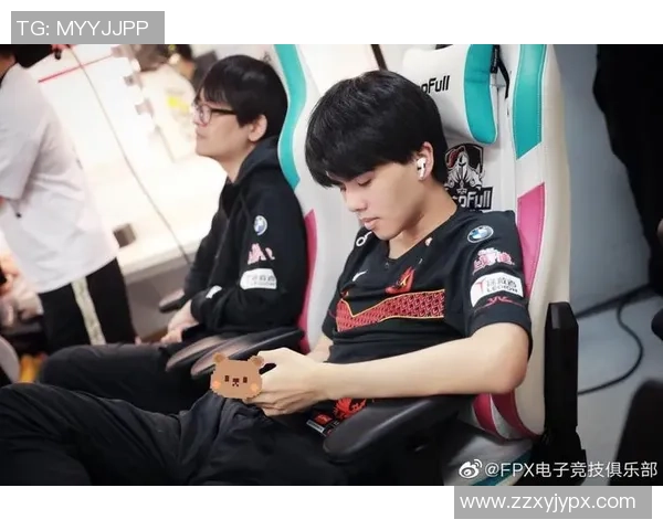 探讨FPX在比赛中的灵活性表现及其对战术调整的影响分析