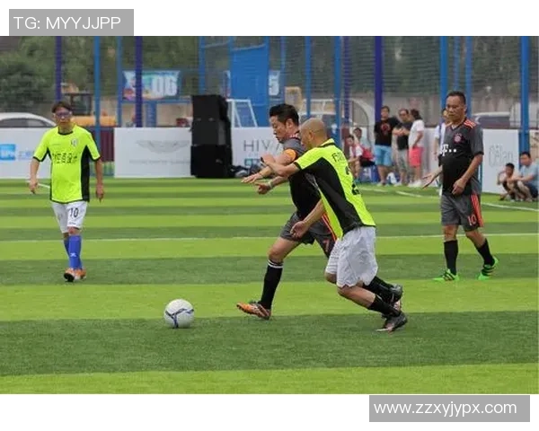 天主教青队与飓风队的激烈对决展现足球魅力与团队精神